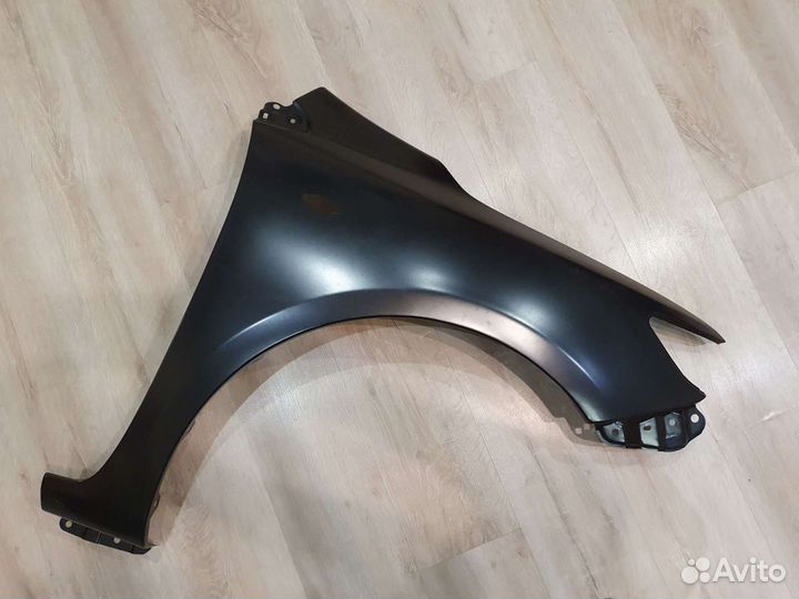 Переднее правое крыло