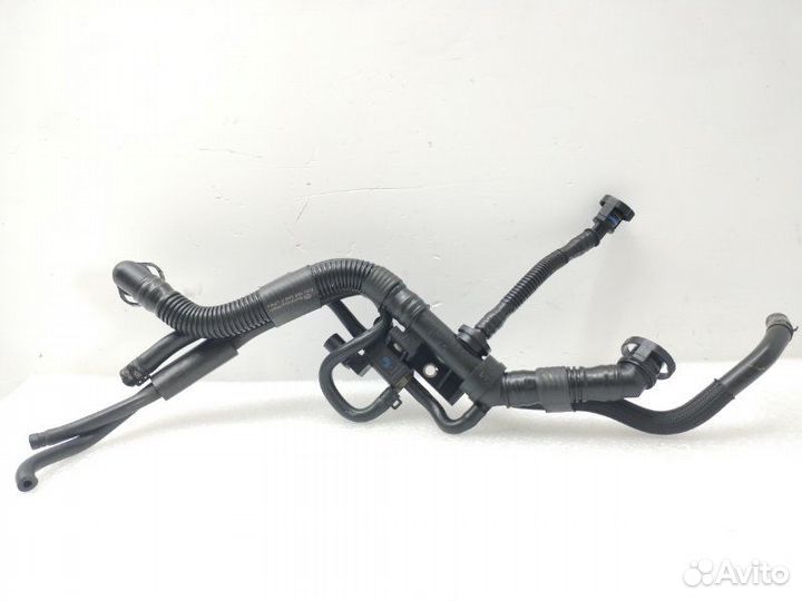 Трубка вентиляции картерных газов Volkswagen Golf