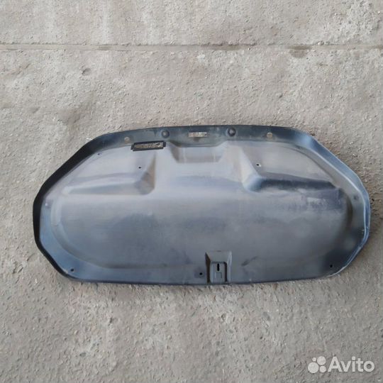 Обшивка крышки багажника задняя Nissan Teana J32