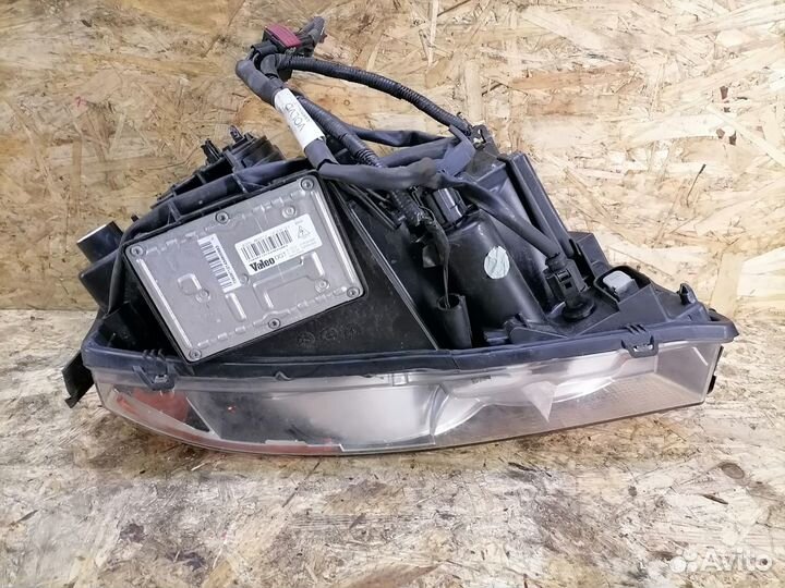 Фара левая Volvo XC90 ксенон дефект