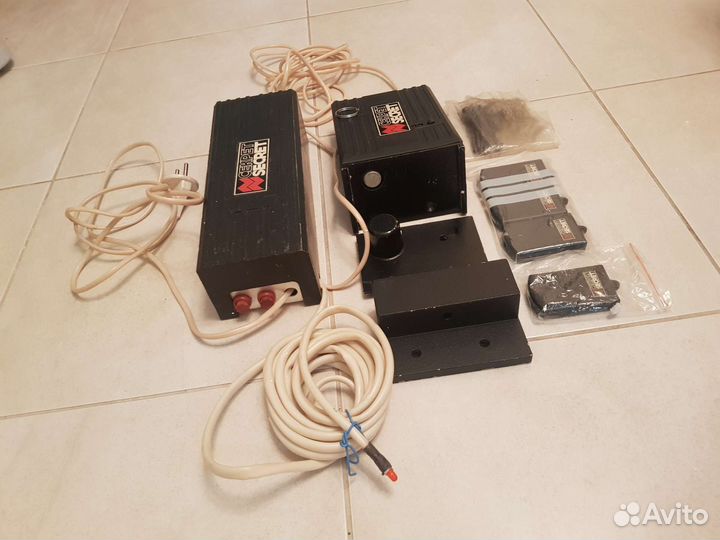 Радиоуправляемый накладной замок 