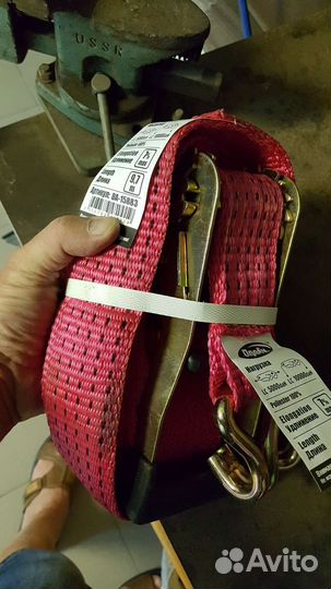 Стяжные ремни крепления груза