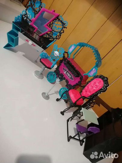 Мебель для кукольного домика