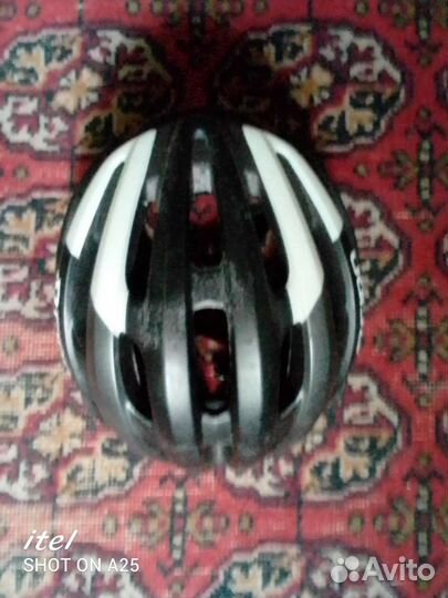 Велошлем giro