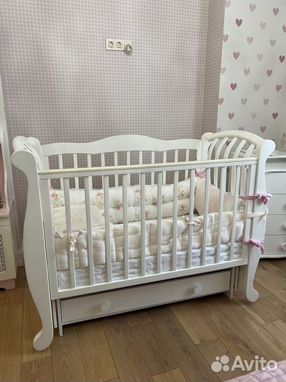 Детская кроватка с маятником Лель