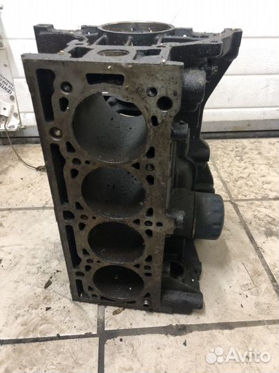 Блок двигателя Рено Логан 1.6 16 кл (к4м)