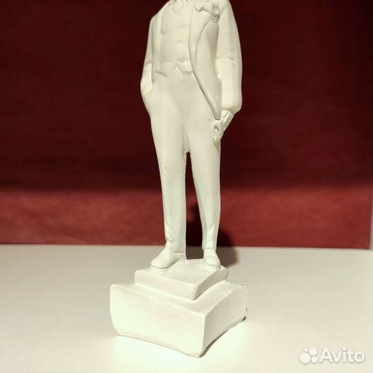 Гипсовая статуэтка Ленина в полный рост
