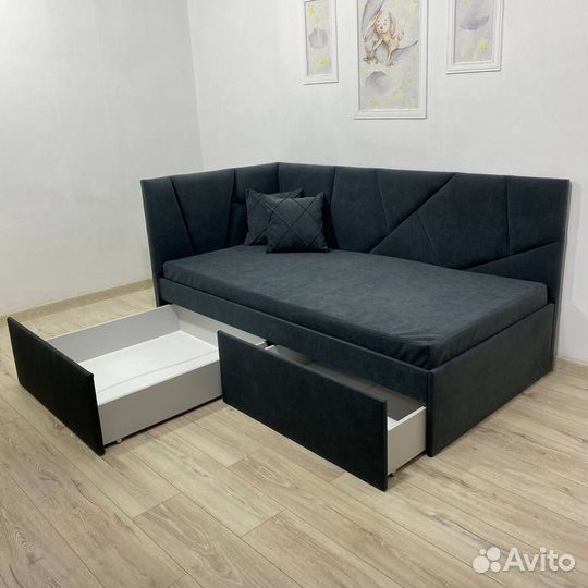 Детская кровать из массива