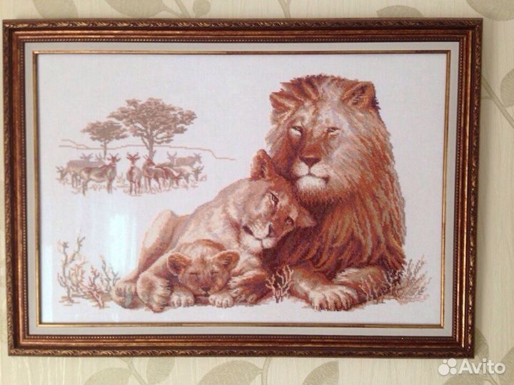 Картина вышитая крестиком 