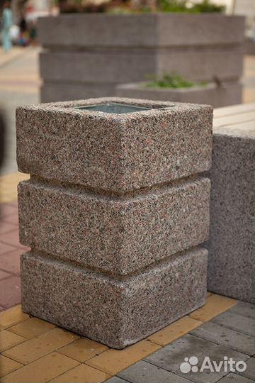 Урны уличные бетонные и гранитные