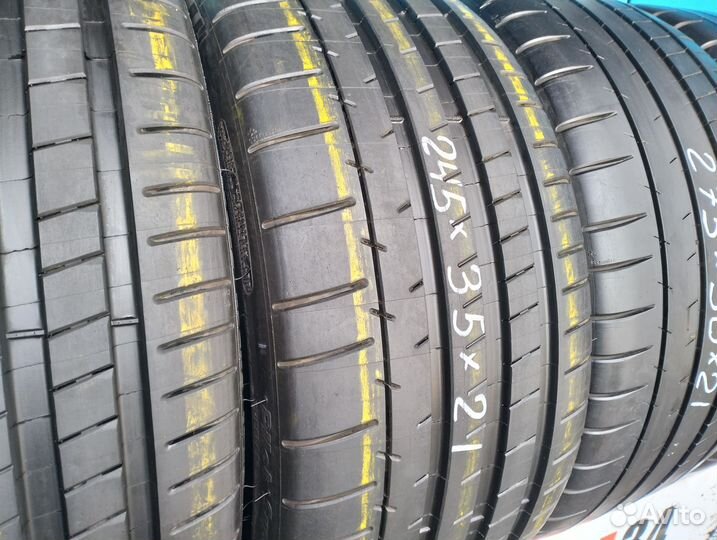 Michelin Pilot Super Sport 245/35 R21 и 275/30 R21 98Y