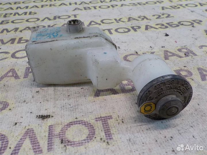 Бачок главного тормозного цилиндра Toyota RAV4 (X