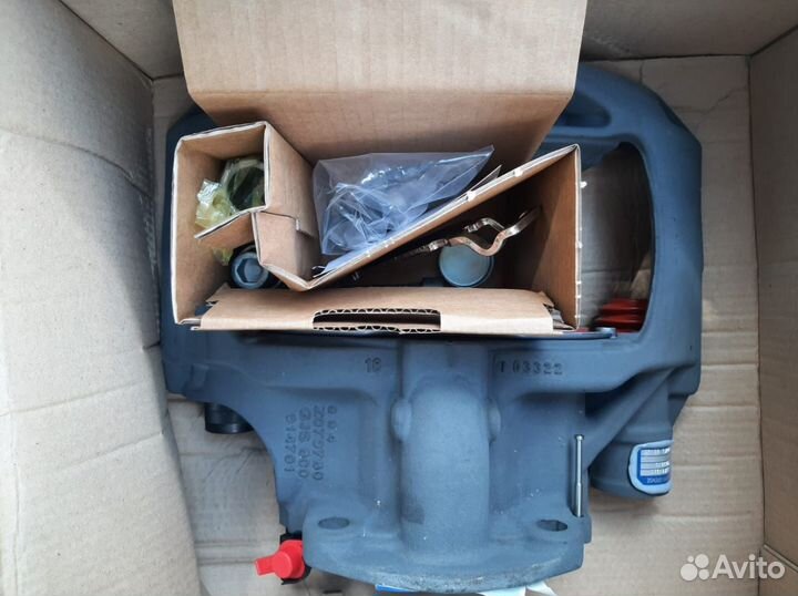 Суппорт дискового тормоза Scania 4 серии правый zf