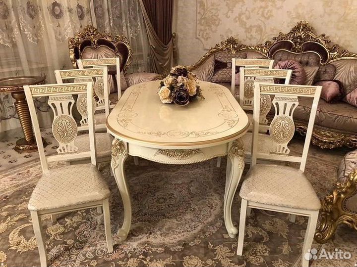 Кухонный стол и стулья