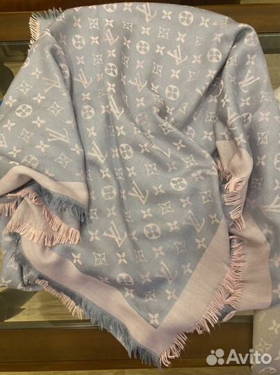 Шарфы и палантины LV