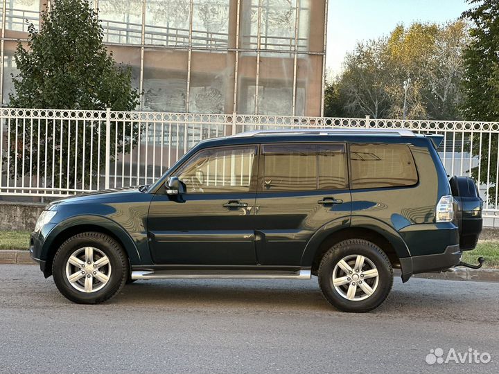 Mitsubishi Pajero 3.2 AT, 2007, 227 607 км