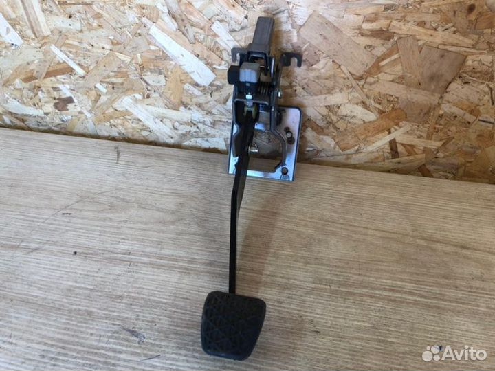 Педаль тормоза Ssangyong Actyon