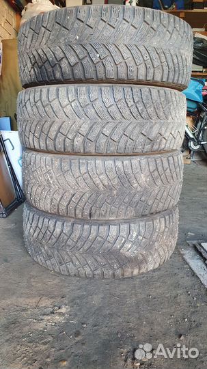Michelin X-Ice North 4 205/60 R16