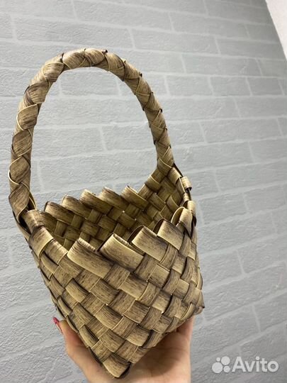 Лукошко из искусственного ротанга