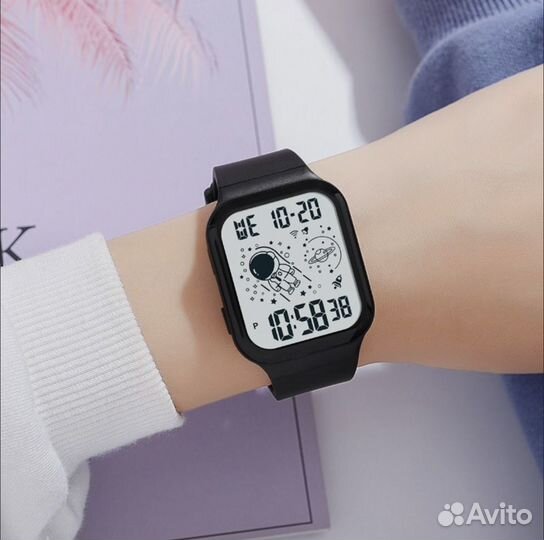 Наручные часы LED с силиконовым ремешком