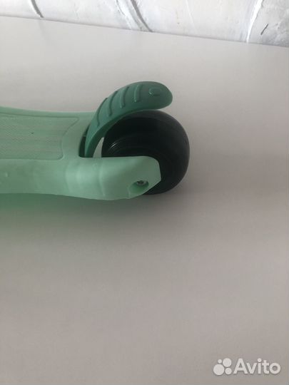 Самокат светящийся новый с тормозом складной