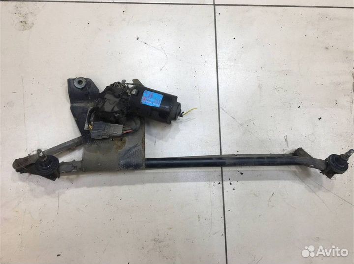 Трапеция стеклоочистителей с моторчиком передняя