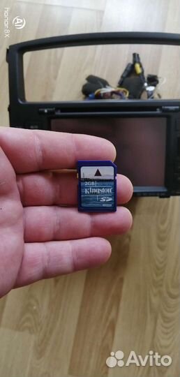 Головное устройство на Паджеро 4