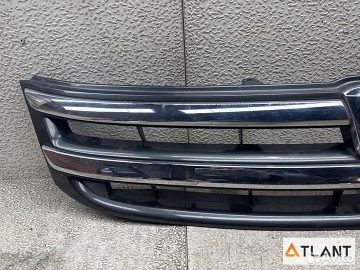 Решетка радиатора toyota isis