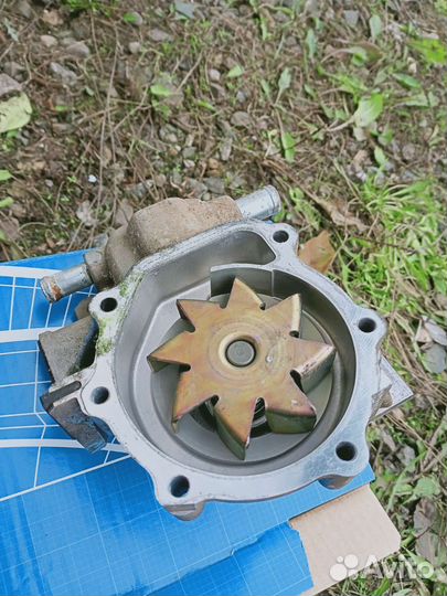 Помпа на Субару