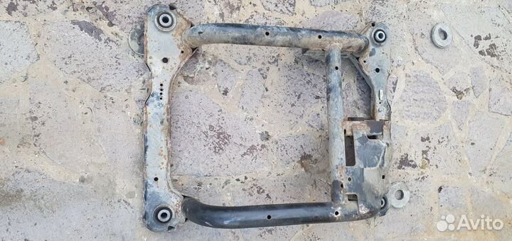 Балка подрамник АКПП раздатки Range rover vogue