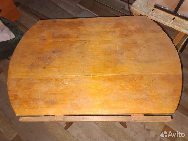 Старинный стол