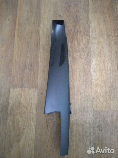 Накладка центральной стойки двери задняя левая Bmw