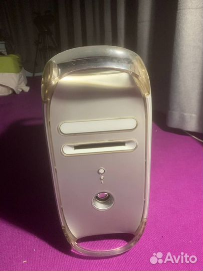 Компьютер в корпусе Apple Power Mac G4