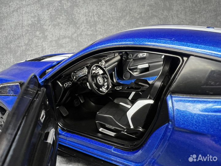 Модель ford shelby gt500 1/18 solido