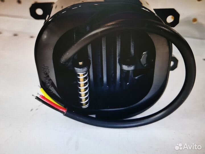 Туманки Toyota avensis ангельские глазки 60w