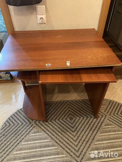 Компьютерный стол за шоколадку Аленка