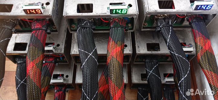 Импульсный блок питания 12,13.6,14.4,15 v