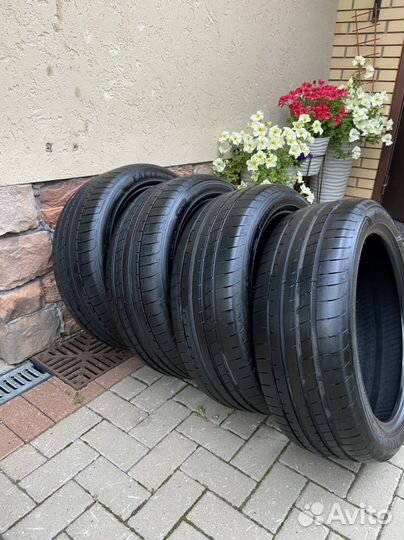 Goodyear Eagle F1 A/S-C 245/45 R20