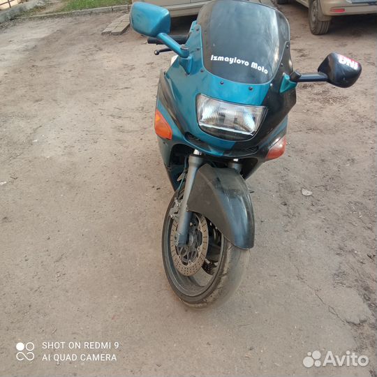 Kawasaki zzr400