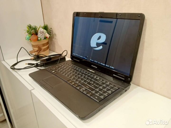 Шустрый ноутбук eMachines Интел 2 ядра 3 Гб
