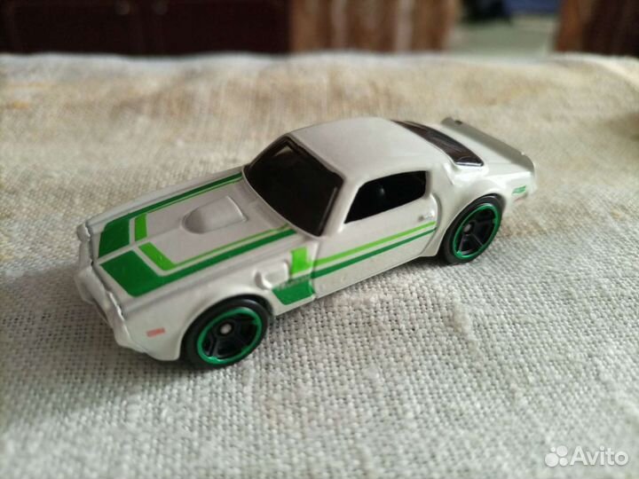 Машинки hot wheels