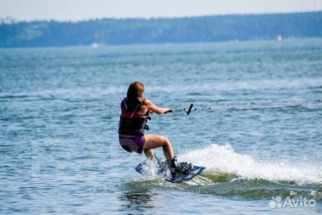 Вейксерфинг, Вейкбординг за катером, аренда катера