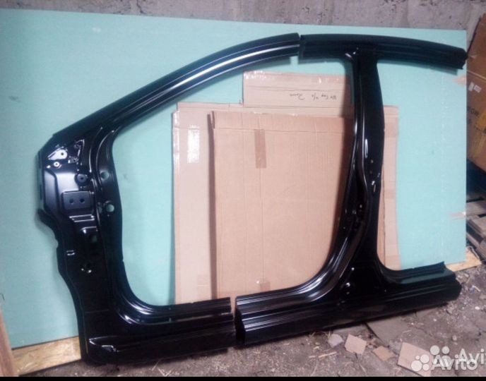 Левая стойка кузова Киа Рио 3