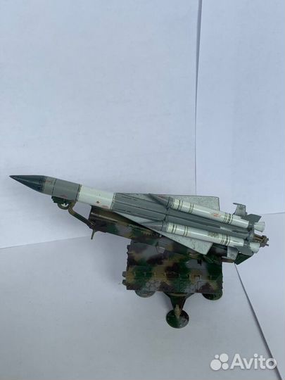 Сборная модель Зенитно-ракетный комплекс