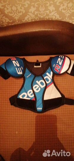 Нагрудник Reebok