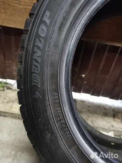 Dunlop SP Winter Ice 01 235/55 R17