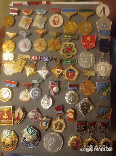 Знаки и значки СССР