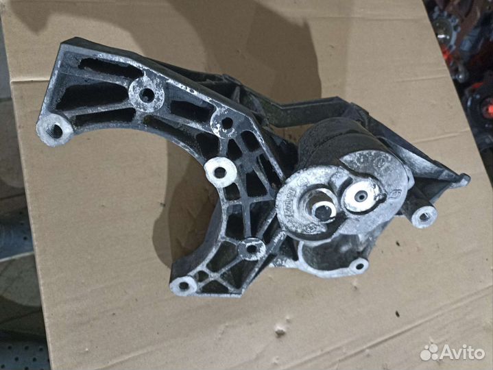 Кронштейн Опель Вектра b