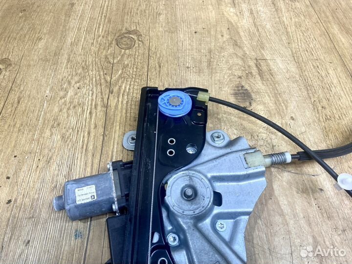 Стеклоподъемник передний левый Opel Astra J 09-16г
