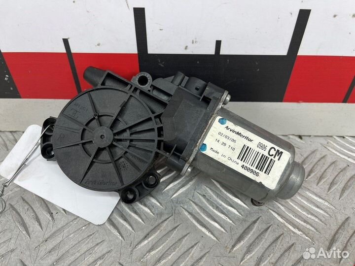 Моторчик стеклоподъемника Hyundai Santa Fe